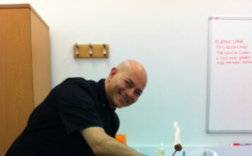 Alternativ behandling kan give ro og klarhed Smertestillende behandling med varmluftskopper